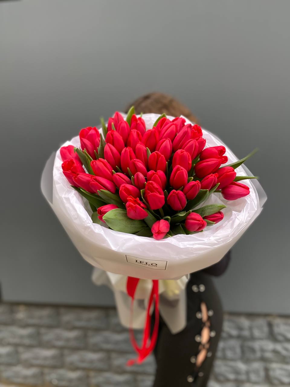 51 тюльпан "LOVE" в Сочи