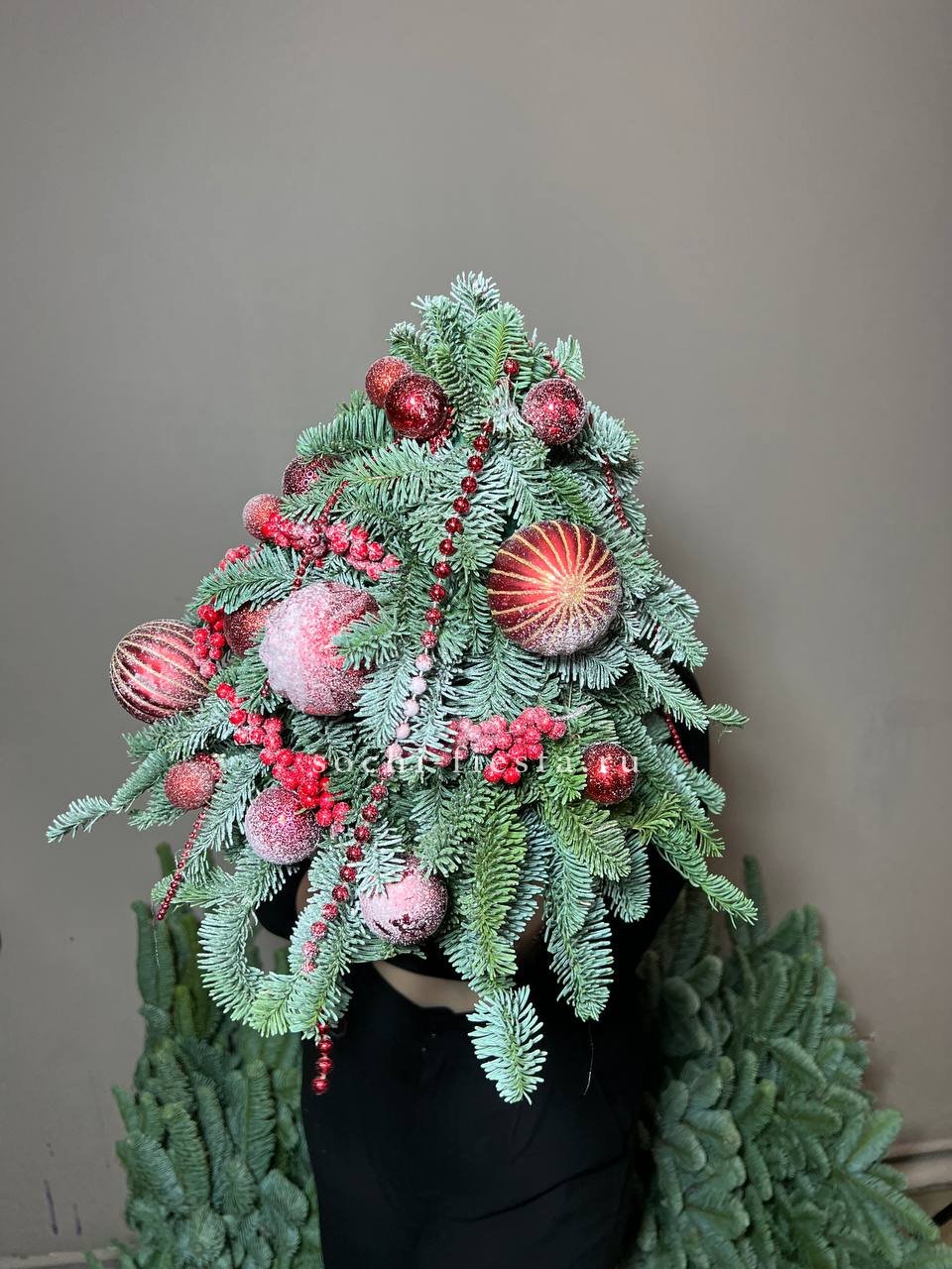 Ёлка красная в Сочи