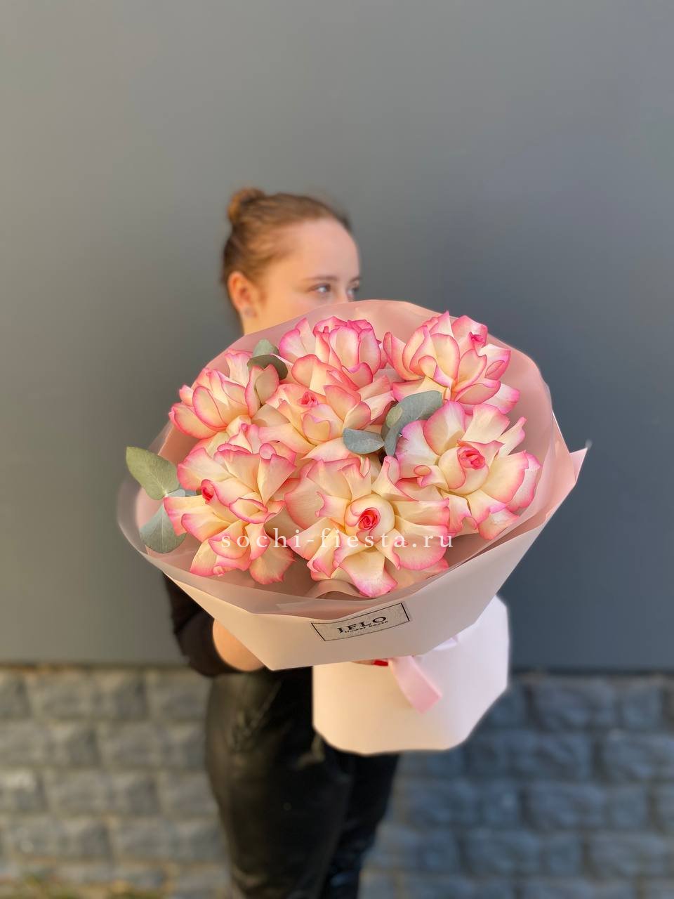 7 французских роз Джумилия в Сочи