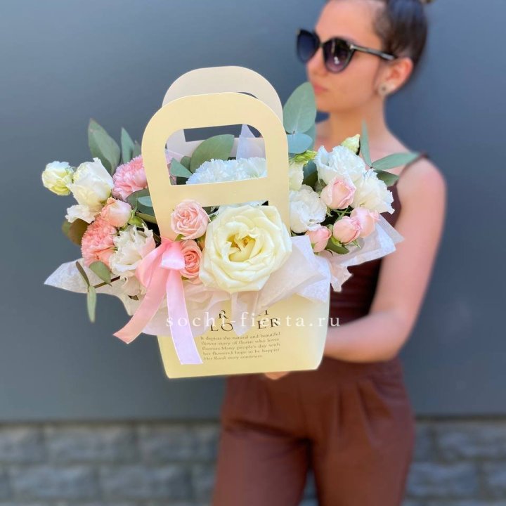 Цветочная сумочка "Рафаэль" в Сочи