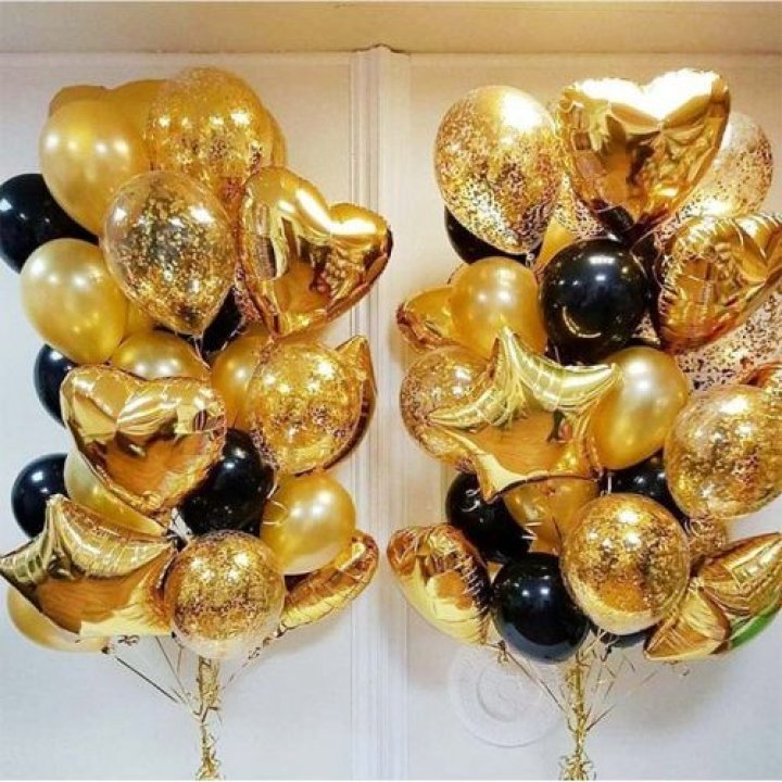 Фонтан шаров "Чёрное золото" в Сочи