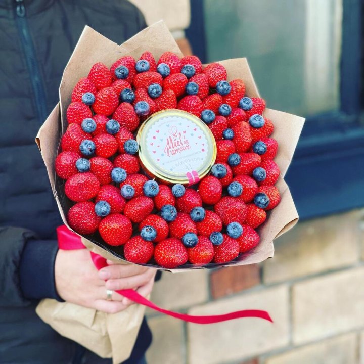 "Клубника и мёд" в Сочи