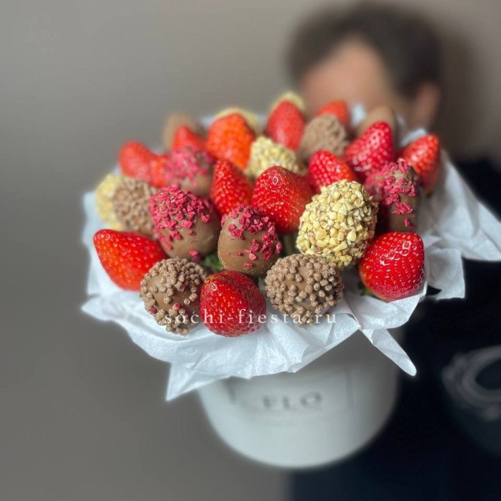 Клубника в боксе 30 ягод в Сочи