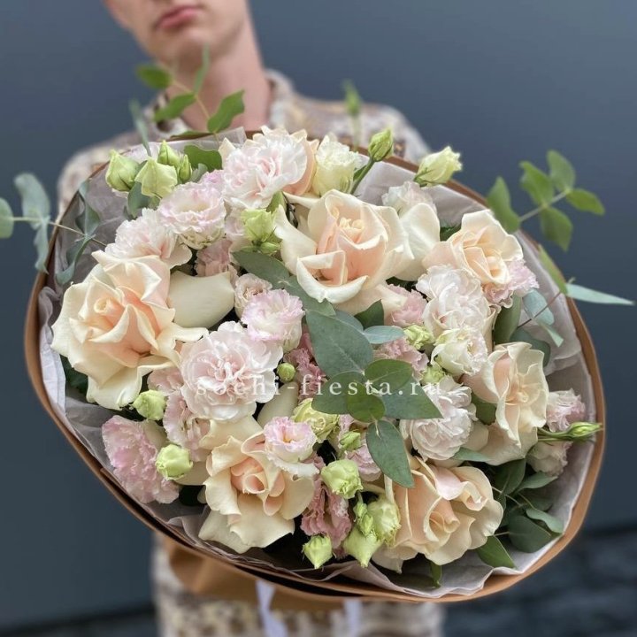  Букет кремовых роз Мокко в Сочи