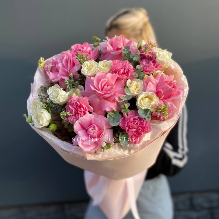  Букет  " Малина" с доставкой в Сочи