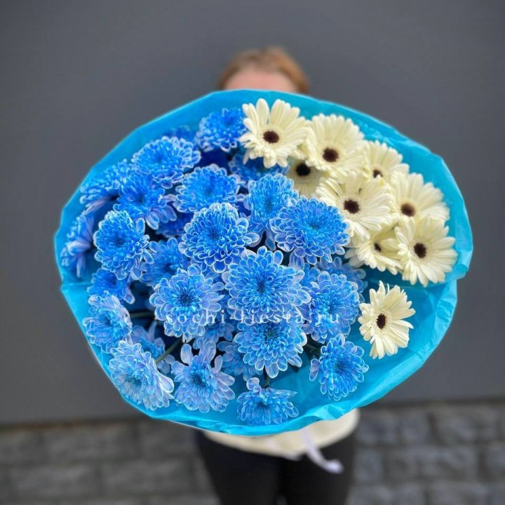 Букет хризантем и гербер в Сочи