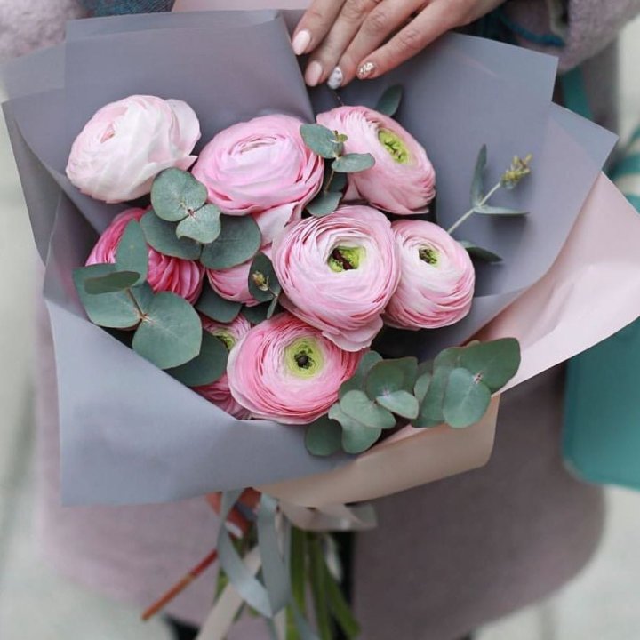 Ранункулюсы с эвкалиптом №1 в Сочи