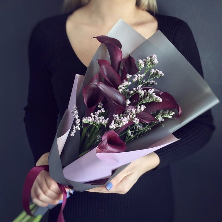 Букет фиолетовых калл в Сочи