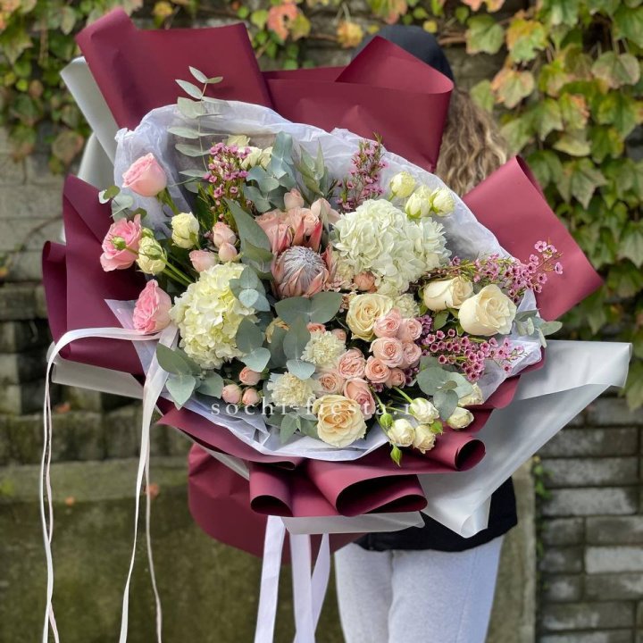 Авторский букет с протеей №1 в Сочи