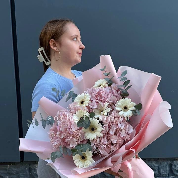 Букет "Знак любви" в Сочи
