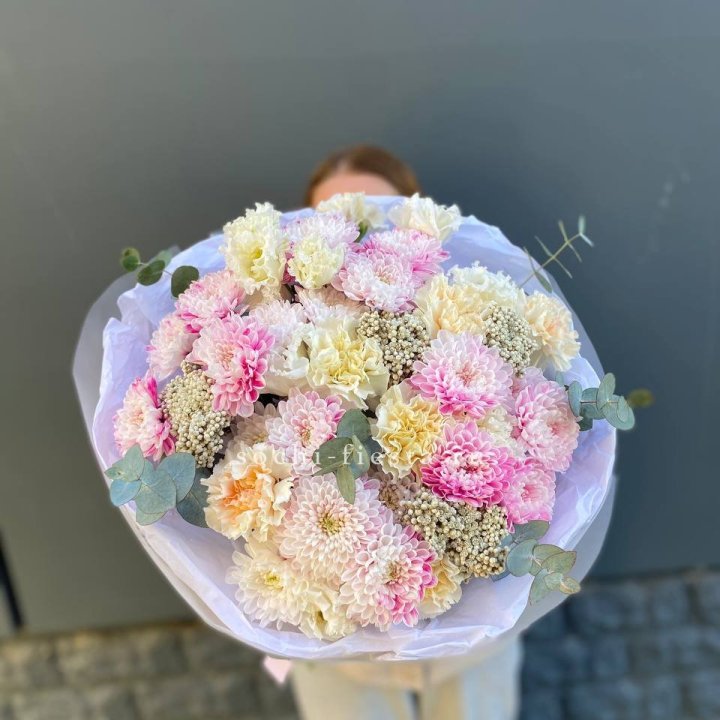 Букет из стойких цветов 3 в Сочи