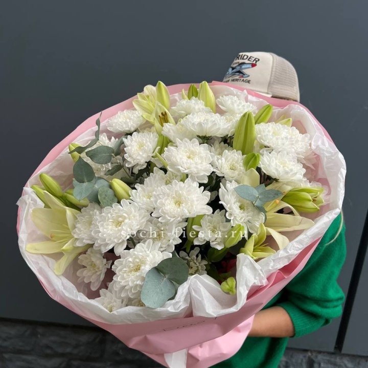  Букет  хризантем и лилии в Сочи