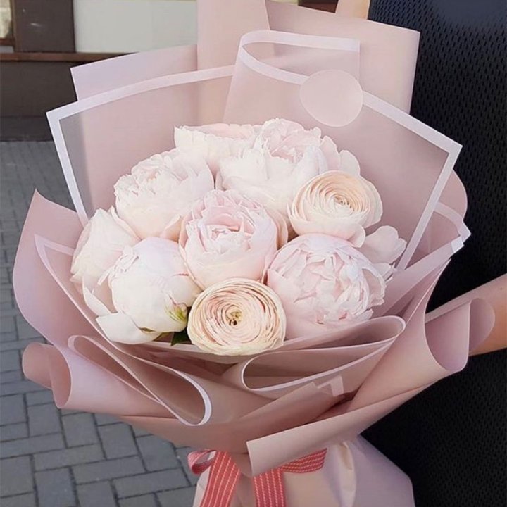 Пионы и ранункулюсы в Сочи