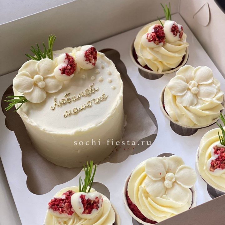 Капкейки и бенто-торт "Мамочке" в Сочи