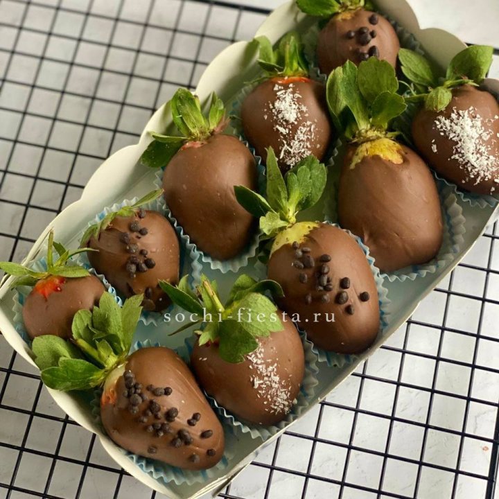 Клубника в шоколаде 10 ягод в Сочи