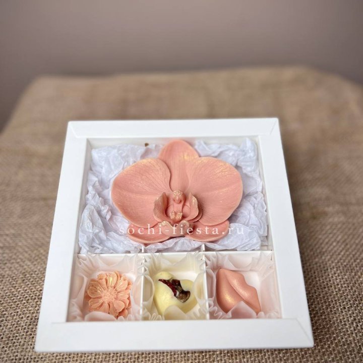 Конфеты из шоколада с Орхидеей в Сочи