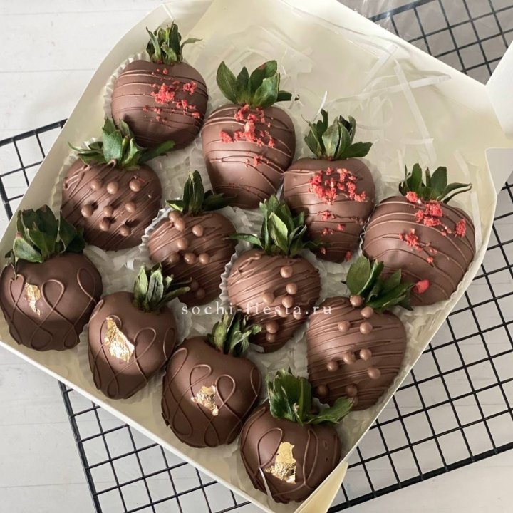 Клубника в шоколаде 12 ягод в Сочи