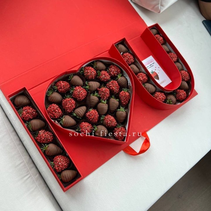Клубника в шоколаде "Я люблю тебя" в Сочи
