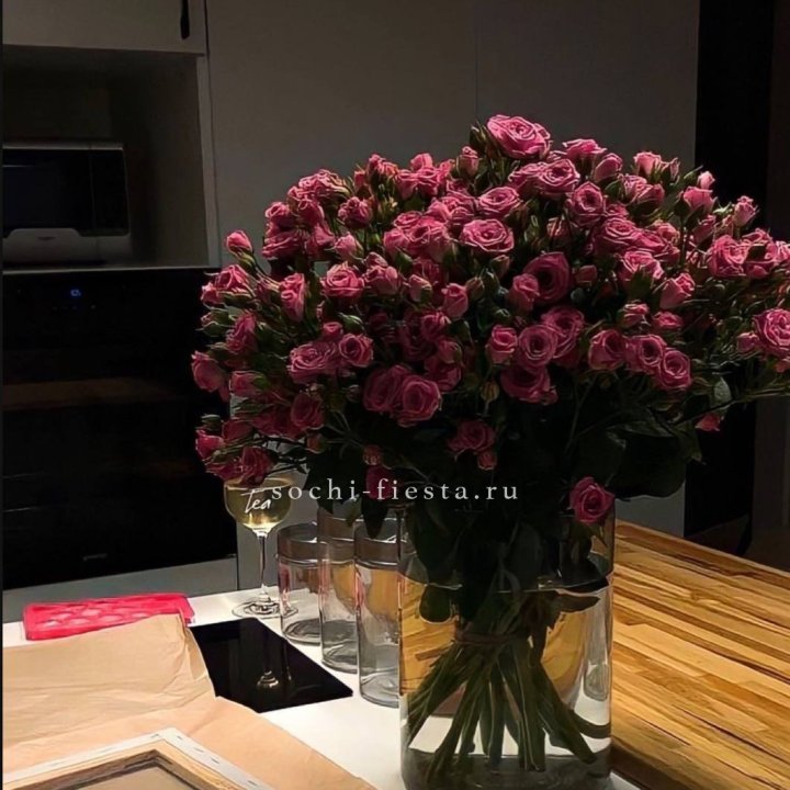 Цветочная подписка Пакет L в Сочи
