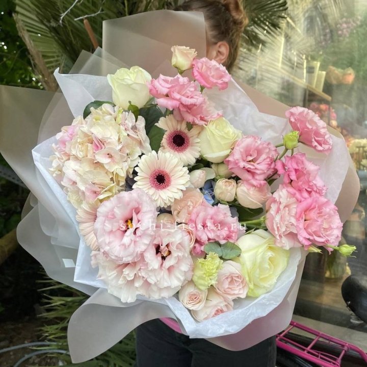 Дизайнерский букет "Лаундж пак" в Сочи