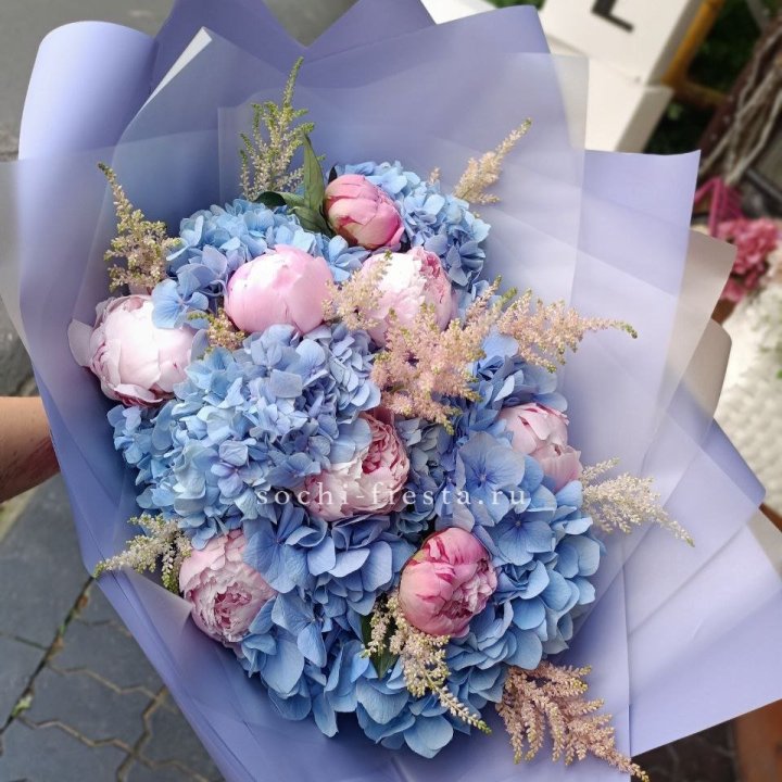 Дизайнерский букет с гортензией №3 в Сочи