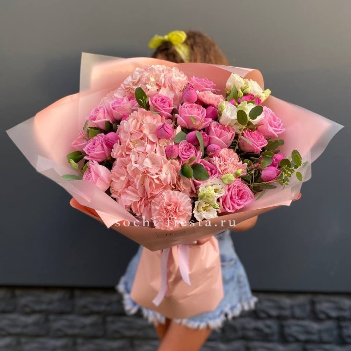 Авторский букет "Восторг" в Сочи