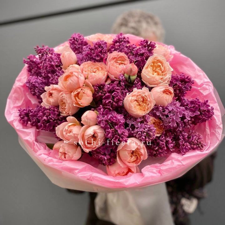  Дуо букет из кустовых роз и сирени в Сочи