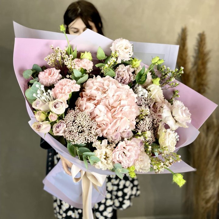 Дизайнерский букет "Трели кримс" в Сочи