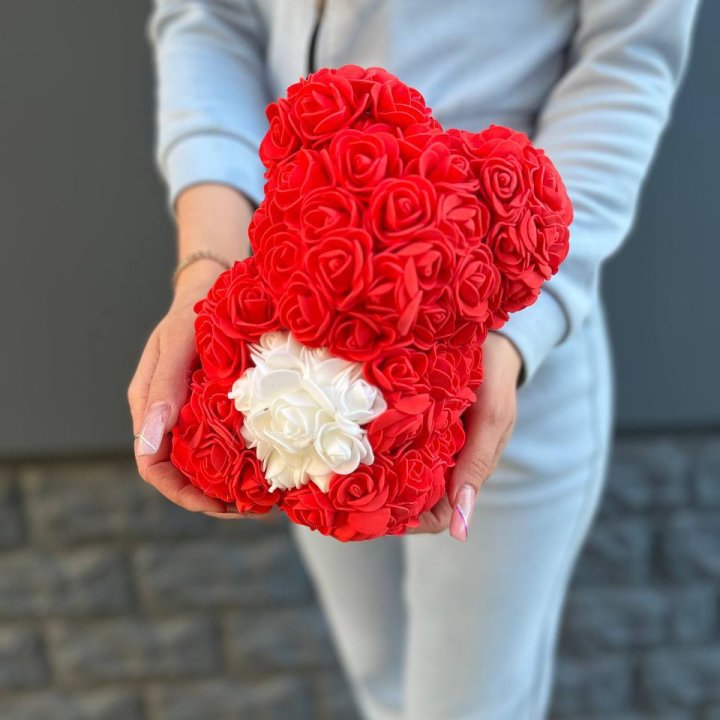 Медведь с белым сердцем в Сочи