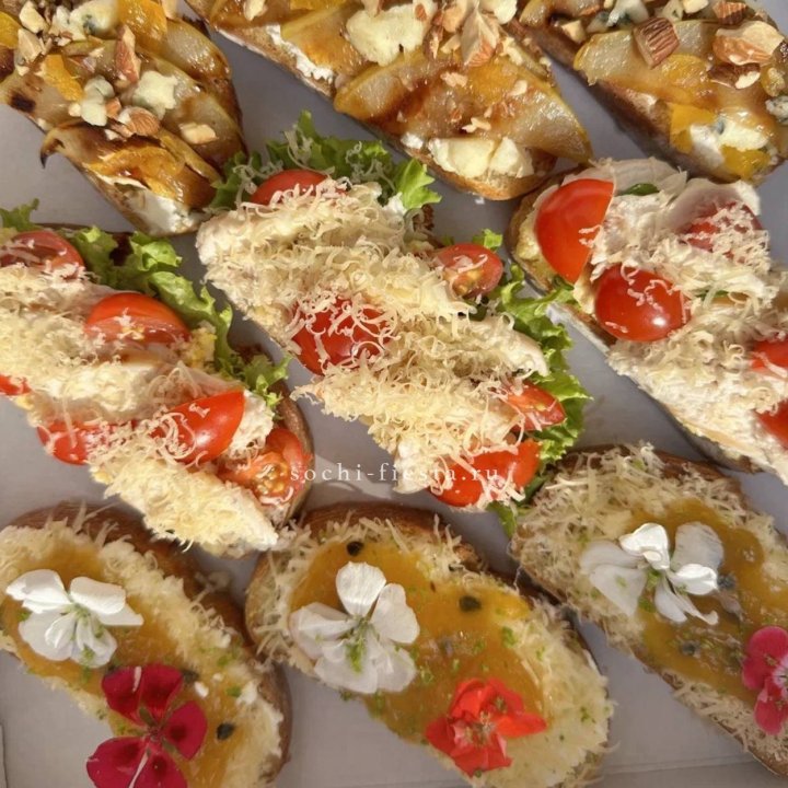Брускетта «3 вкуса» в Сочи