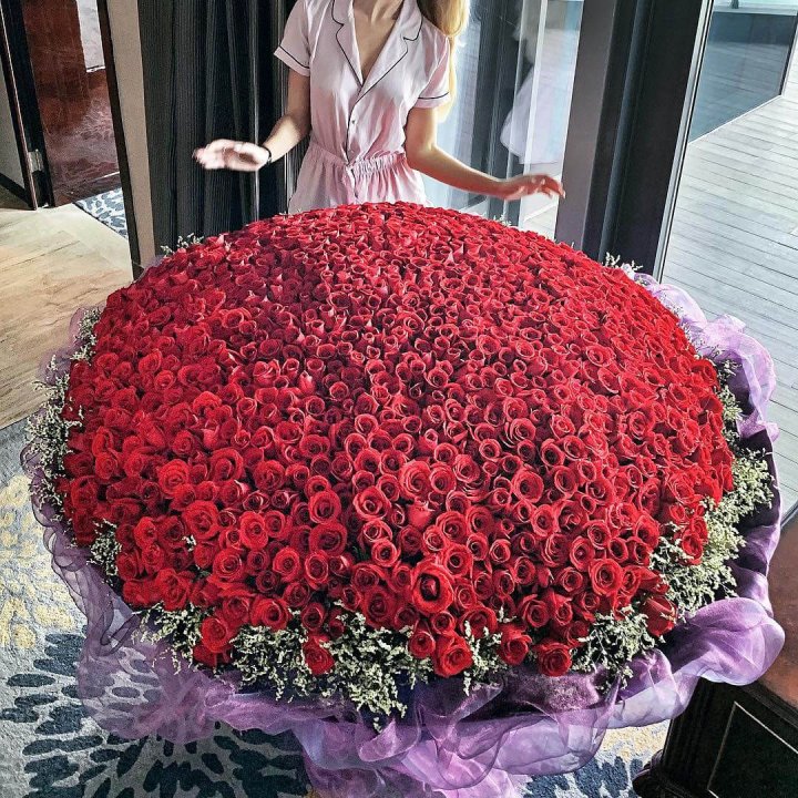 1001 роза в Сочи