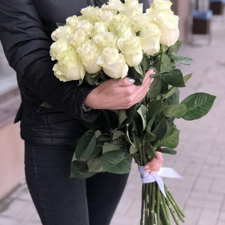 Голландские розы белые в Сочи