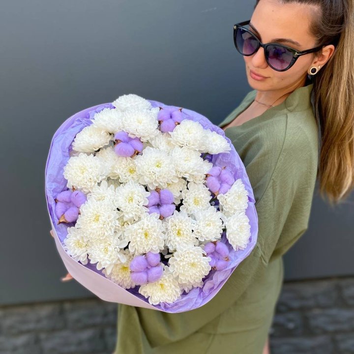  Букет  хризантем и хлопка в Сочи