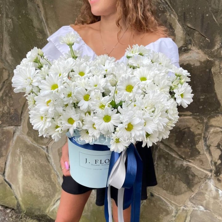 Коробка с хризантемами №2 в Сочи