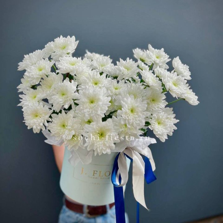 Коробка с хризантемами №3 в Сочи