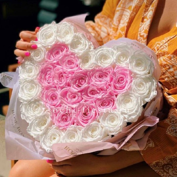 Бокс сердце с розами №2 в Сочи