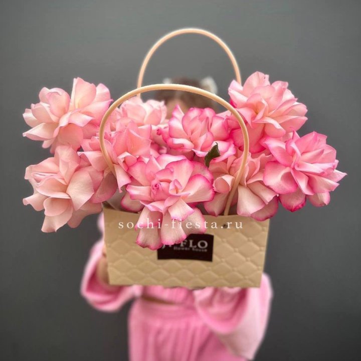 Сумочка розовых роз Венди в Сочи