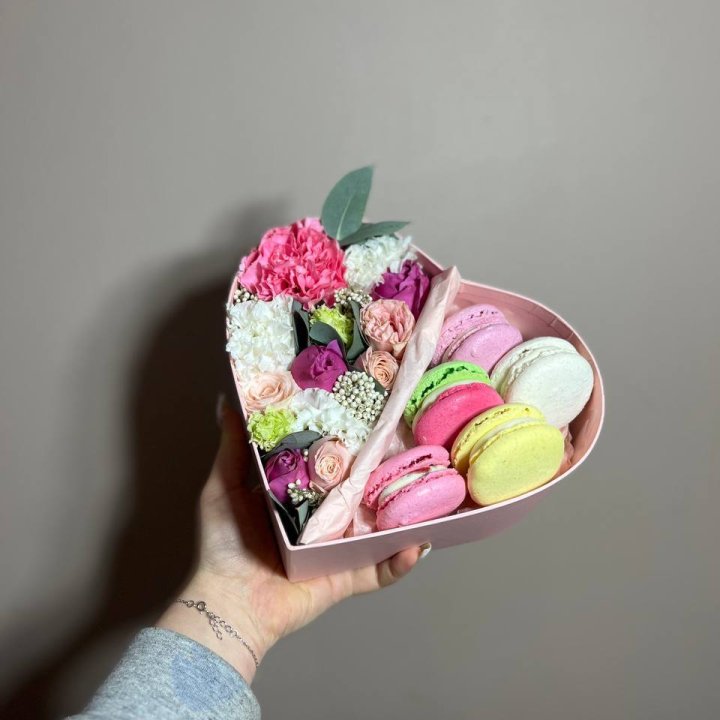 Дуо цветы и макаронсы в Сочи