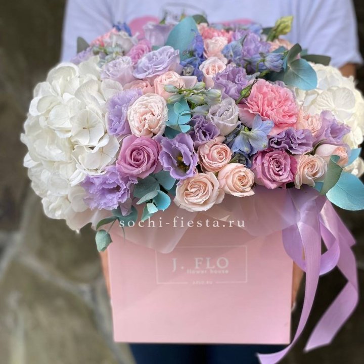 Цветочный бокс MAXI CUBE в Сочи