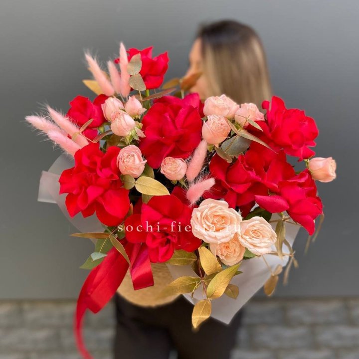 Джутовое кашпо "Любовь Лолиты" в Сочи