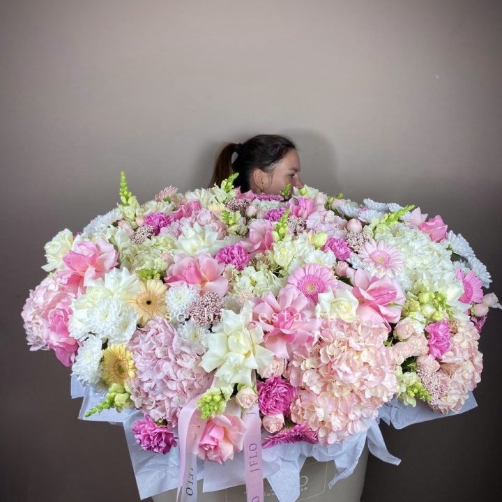 Корзина цветов «Рандеву» в Сочи