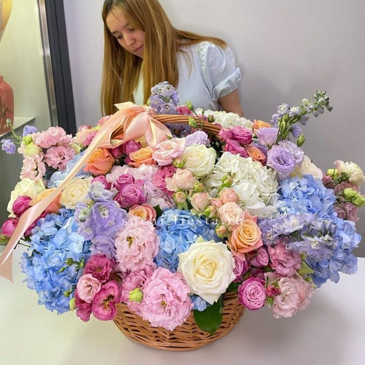 Авторская корзина "Extra" с доставкой в Сочи