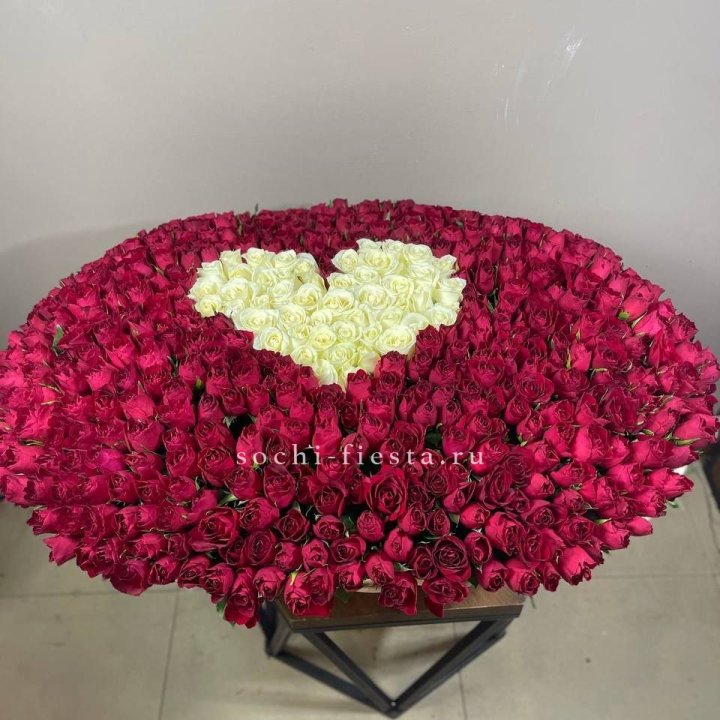 501 роза в корзине в Сочи