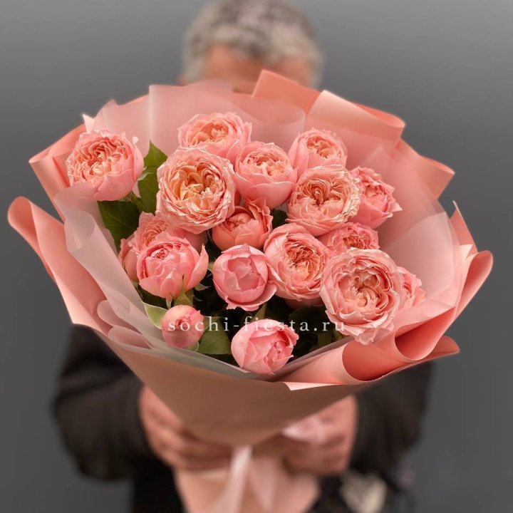 Букет комплимент из кустовых роз Джульетта в Сочи