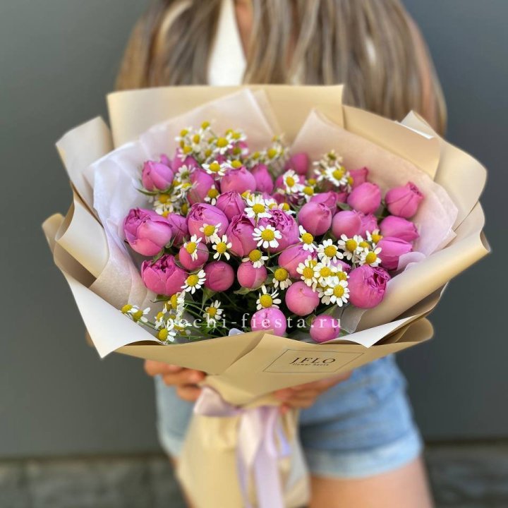 Дуобукет мисти с ромашками  в Сочи