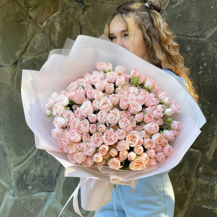 45 роза бомбастик Creams в Сочи