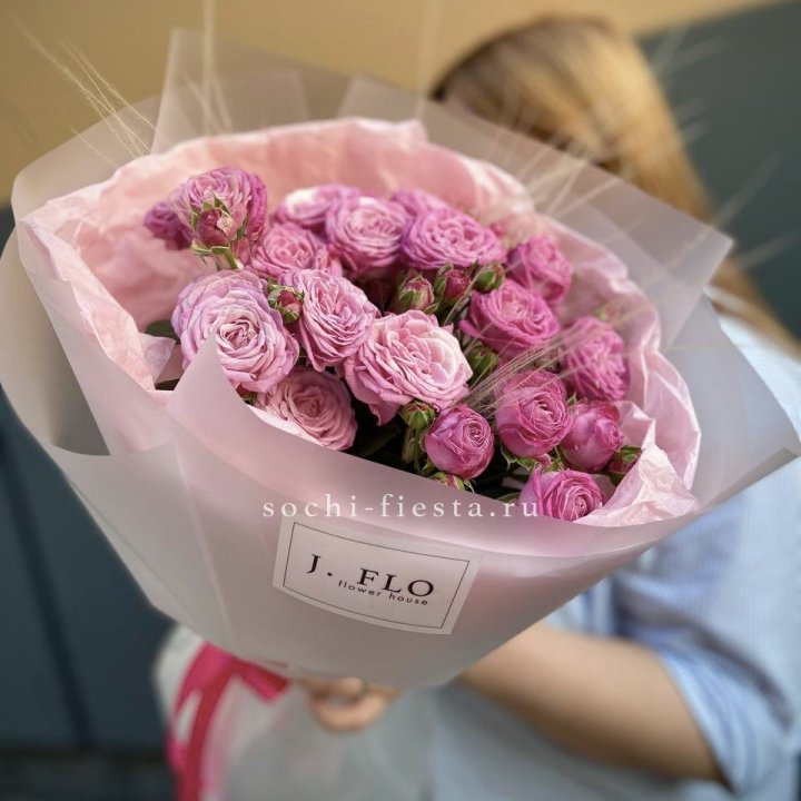 Пионовидные розы Мадам Бомбастик Pink в Сочи