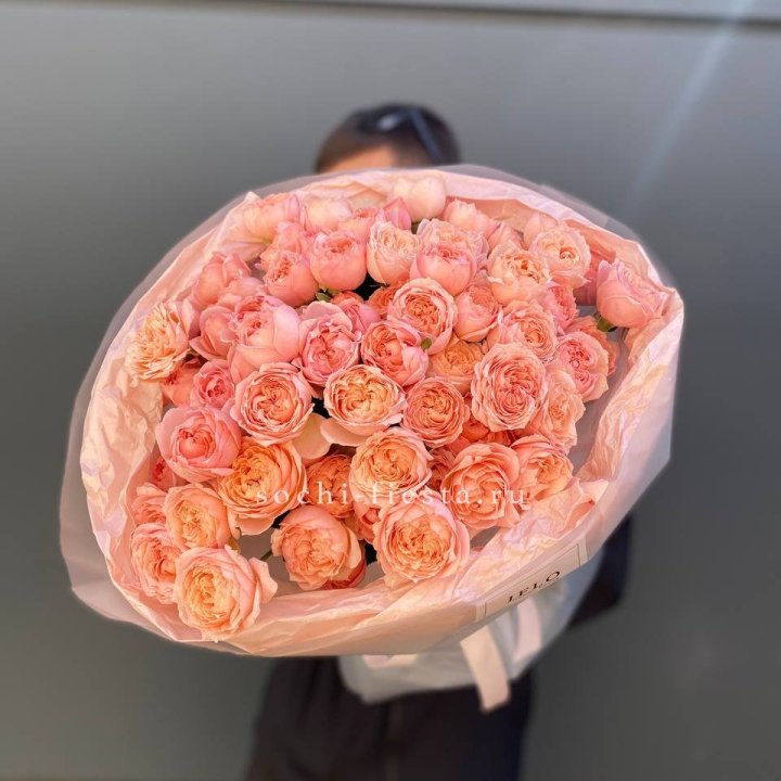Букет из 21 пионовидной розы Джульетта в Сочи