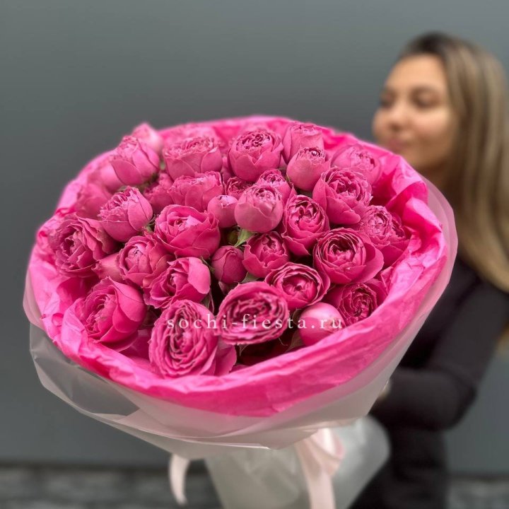 Букет из пионовидных роз  в Сочи