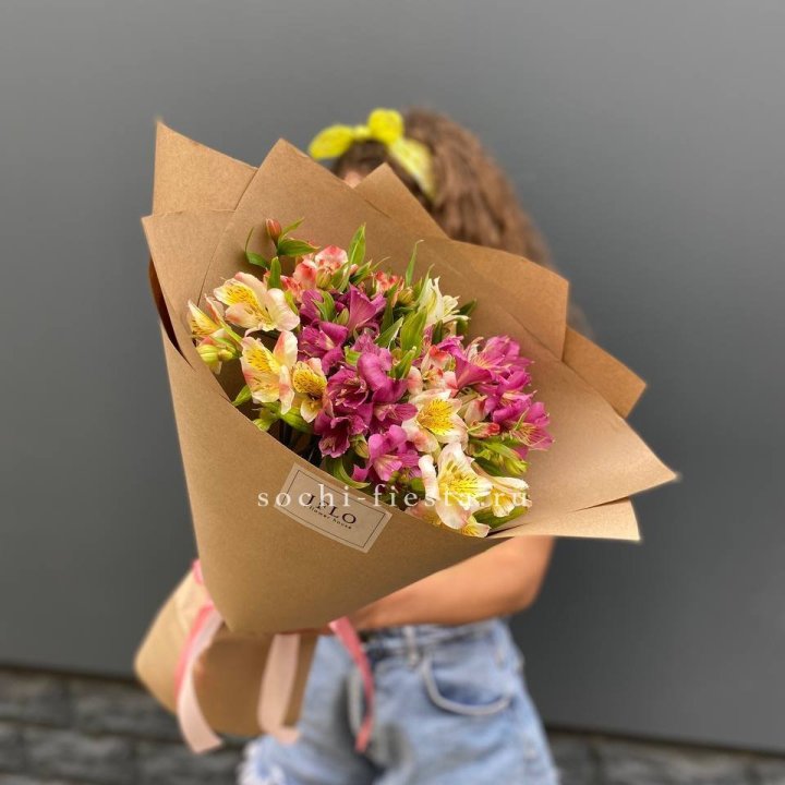 Альстромерии в крафте в Сочи